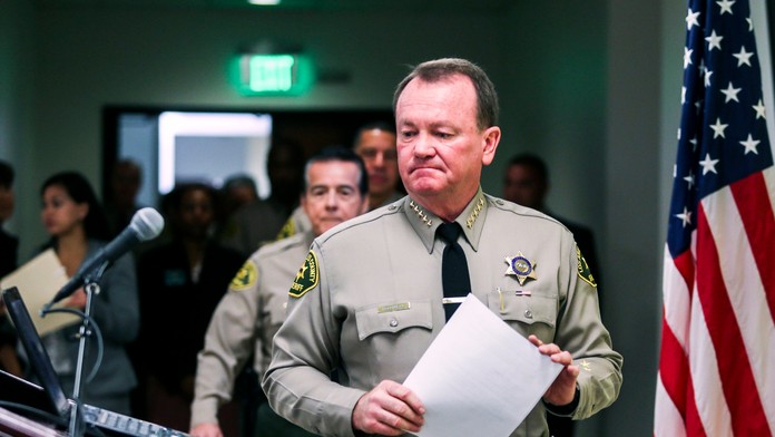 Polícia sa rozhodla uzatvoriť pre hrozbu všetky školy