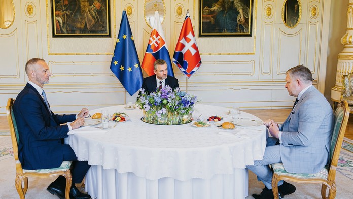 Stretnutie troch najvyšších ústavných činiteľov: Prezident zvolá okrúhly stôl predsedov parlamentných politických strán