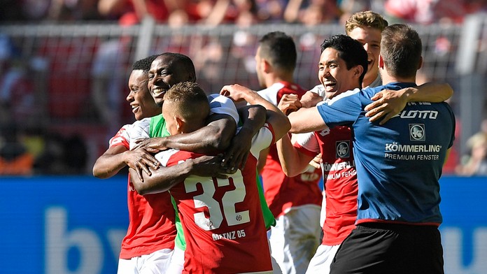 Hráči Mainzu sa radujú z gólu
