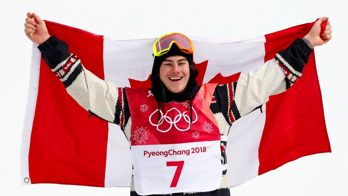 Kanadský snoubordista Sebastien Toutant sa teší po triumfe v big air na ZOH 2018.