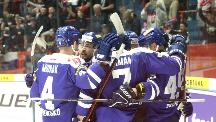 Slovensko čaká na úvod turnaja domáci favorit. O body proti Švédsku zabojuje táto zostava