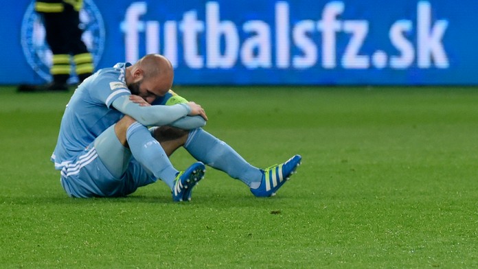 Smutný Róbert Vittek (ŠK Slovan) po prehradom finále Slovnaft Cupu.