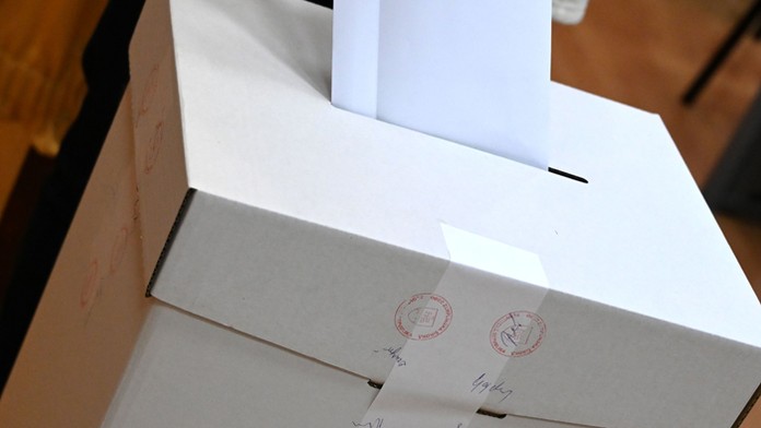 Nálada v spoločnosti: Najviac sú za predčasné voľby Slováci v strednom veku