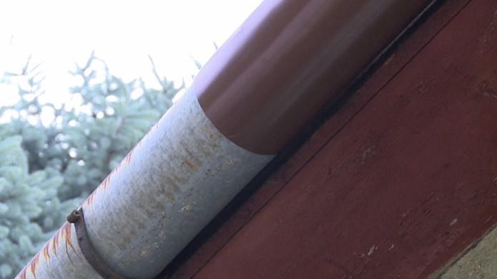 Sfušovaný zľab na rodinnom dome na juhu Slovenska.