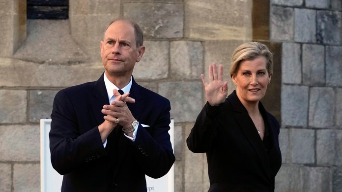 Karol III. vymenoval svojho mladšieho brata princa Edwarda za nového vojvodu z Edinburghu.