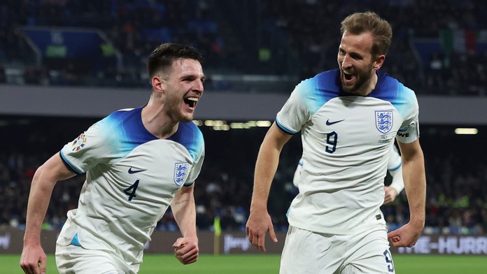 Angličania zdolali Talianov po jedenástich rokoch, rekordér Kane. Suverénni Portugalci i Bosna