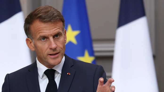 Francúzsko sa stalo cieľom hybridných útokov Ruska. Macron nariadil vláde pripraviť plán ochrany