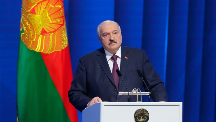 Bieloruský prezident Alexandr Lukašenko vystupuje s prejavom o stave krajiny v Minsku.