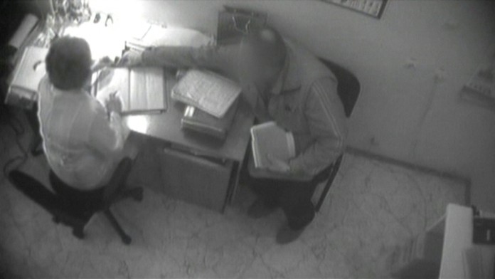 Psychologičku pri preberaní úplatku zaznamenala kamera