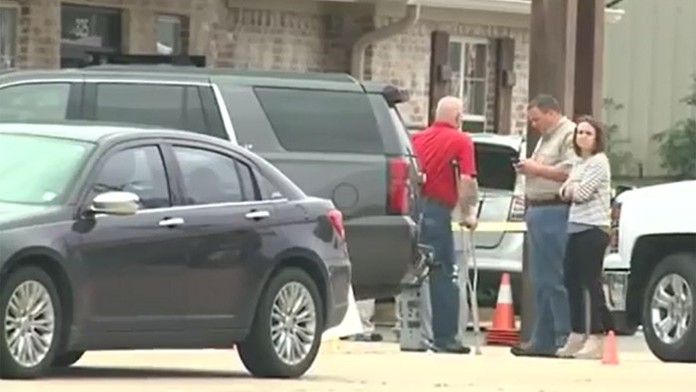 Dvojročné dievčatko našli v stredu mŕtve v aute jej matky, zaparkovanom pri materskej škole v meste Gluckstadt v americkom štáte