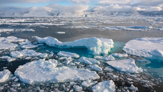 GALÉRIA: Vedci z NASA urobili počas prieskumu Grónska nečakaný objav. Hlboko pod ľadom našli jadrovú základňu
