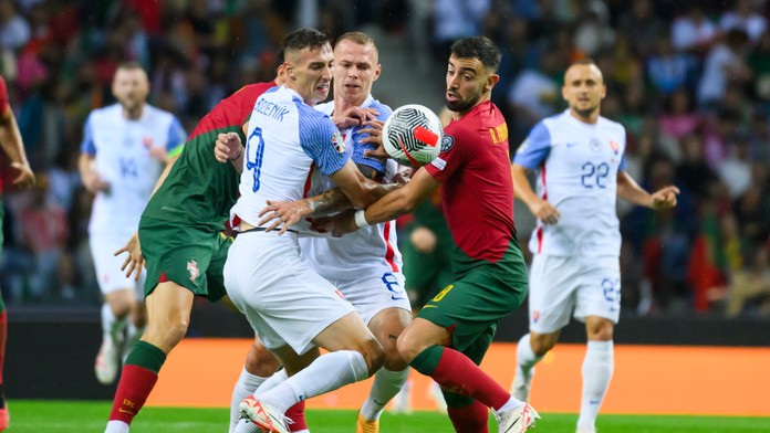 Dúbravka kúzlil ako Merlin, Lobotka krásny gól poslal do neba. Slovensko však z Portugalska body nebralo