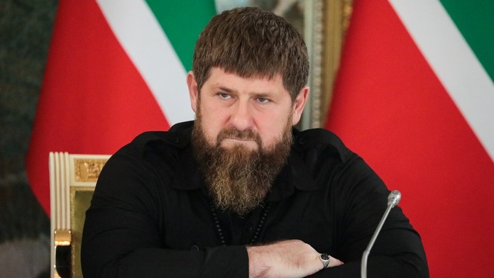 Zo stajne v Česku niekto ukradol koňa, ktorý patrí Kadyrovovi