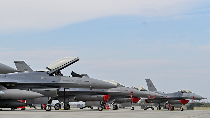 Na Slovensku pristáli ďalšie dve stíhačky F-16