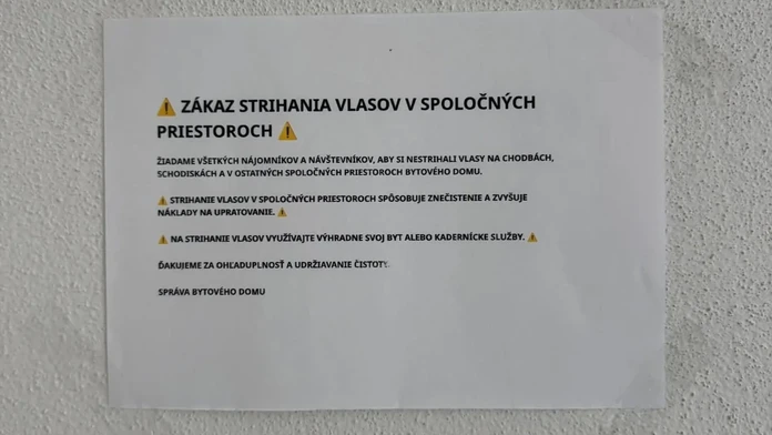 Zákaz strihania vlasov. Košická bytovka rieši poriadne netradičný problém