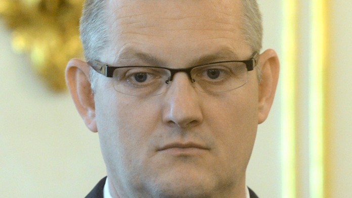 Romana oznamuje hospodárovi nepríjemnú správu