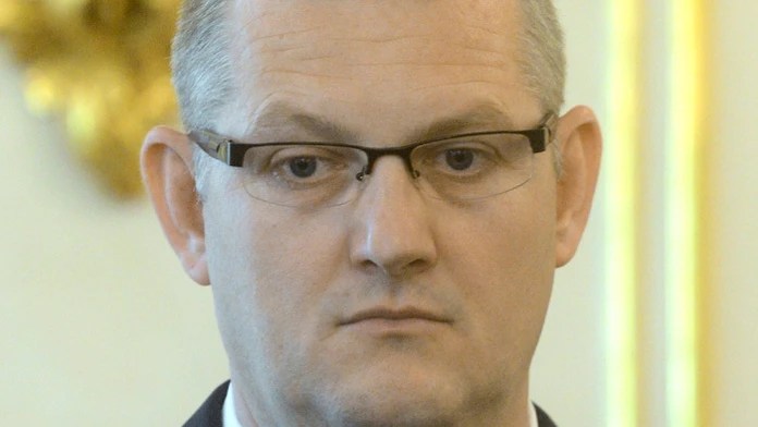 Romana oznamuje hospodárovi nepríjemnú správu