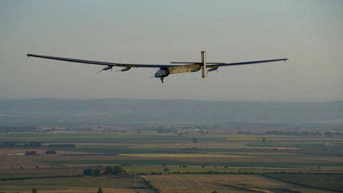 Švajčiarske experimentálne lietadlo Solar Impulse 2.