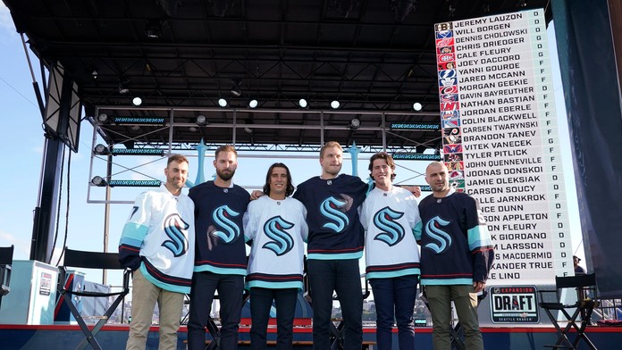 Zľava Jordan Eberle, Chris Dreidger, Brandon Tanev, Jamie Oleksiak, Hadyn Fluery a Mark Giordano.