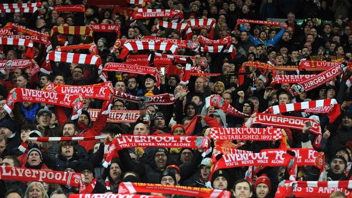 Fanúšikovia Liverpoolu pred duelom proti Manchesteru United.