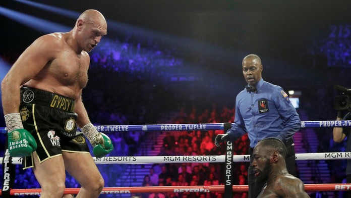 Chára poslal k zemi Myersa jediným úderom.