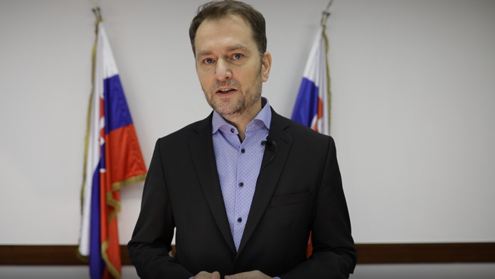 Marek Krajčí a ďalší ministri na tlačovej konferencii.