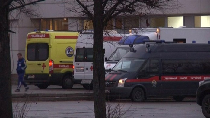 Prvých 140 tiel priviezli do Petrohradu dnes