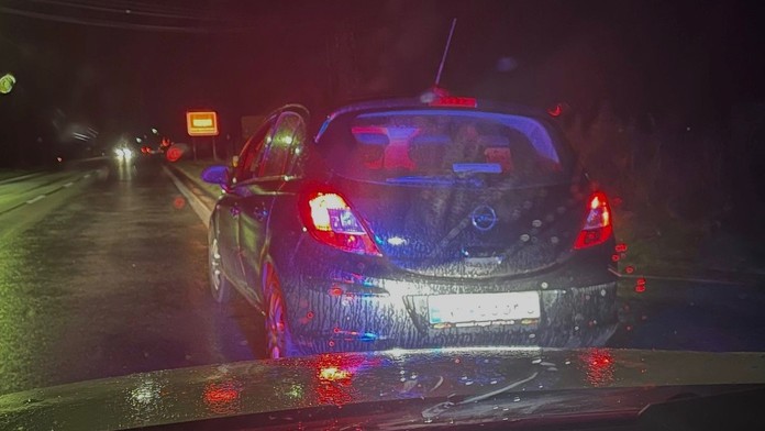 Opitú matku s dieťaťom naháňali policajti. Šokovala ich jej výhovorka