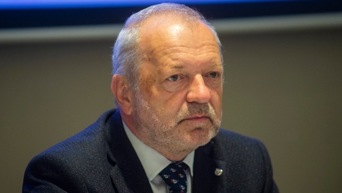 Štátny tajomník Husár ostro skritizoval Slovákov, ktorí budú pôsobiť v KHL: Ste bezcitní ignoranti