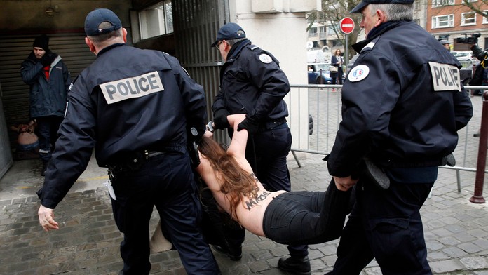 Femen a Strauss Kahn.