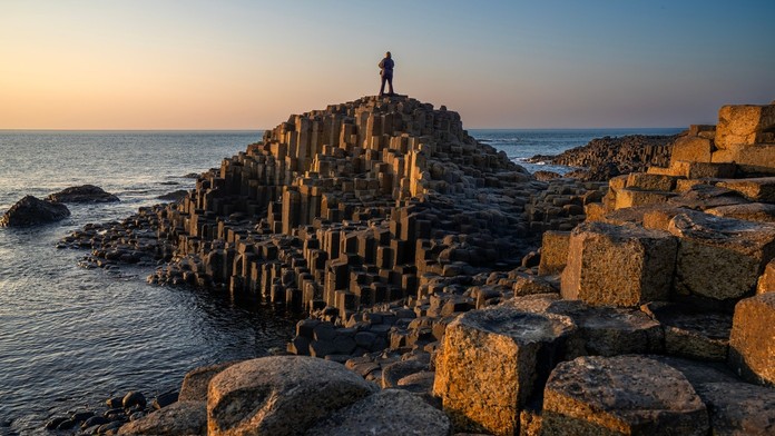 Najznámejšiu pamiatku Severného Írska devastuje obľúbený zvyk turistov