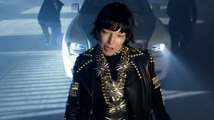 Fergie vo videoklipe Like It Ain’t Nuttin‘