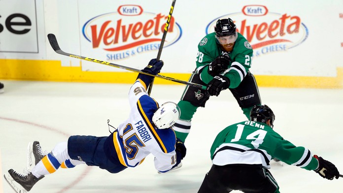 Hokejisti Dallasu zvíťazili v prvom semifinálovom zápase play off Západnej konferencie zámorskej NHL nad St. Louis 2:1.