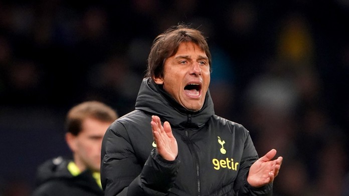 Premier League bude pokračovať už týždeň po skončení MS. Conte s tým nie je spokojný