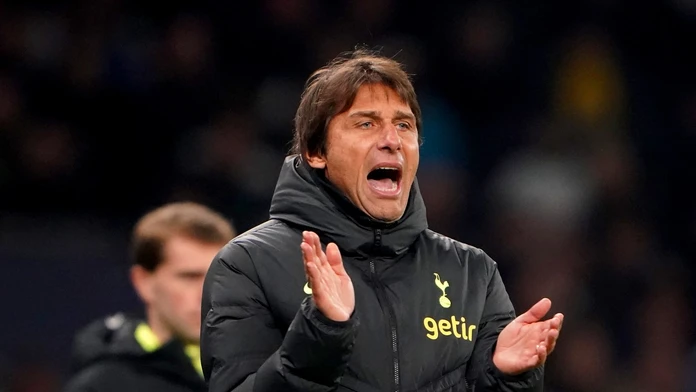 Premier League bude pokračovať už týždeň po skončení MS. Conte s tým nie je spokojný