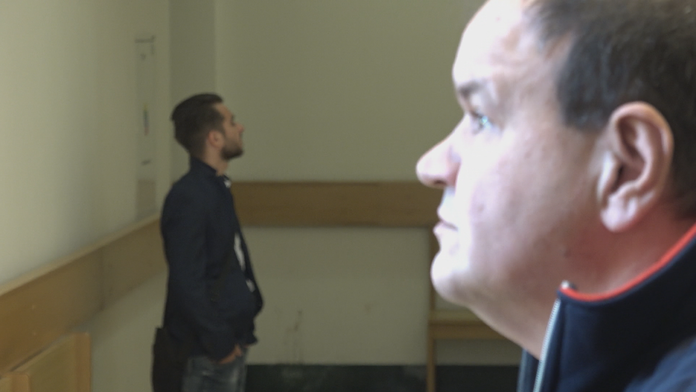 Poškodený Július Šálek s mladíkom, ktorý ho prešiel