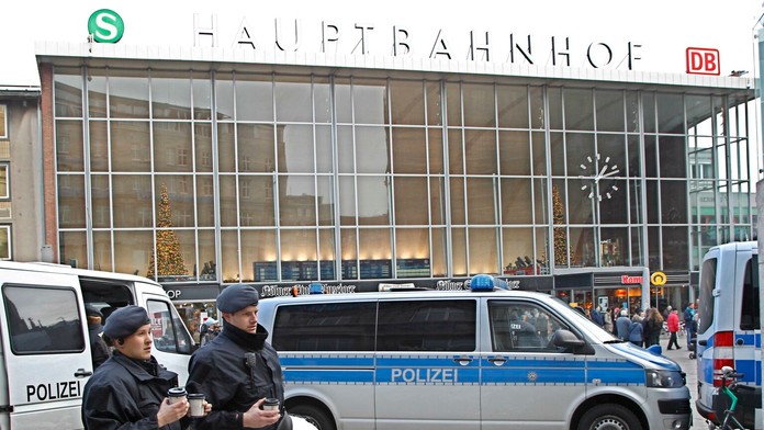 Viacero žien tvrdí, že ich počas silvestrovskej noci obťažovali