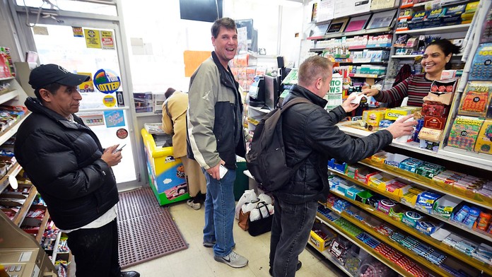 Neuveriteľná náhoda: Dvaja výhercovia rovnakého jackpotu si kúpili tikety s náhodnými číslami v tom istom obchode