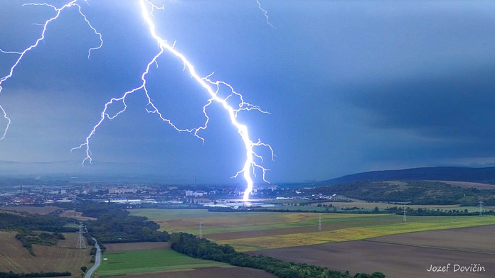 Slovensko čaká ďalšiu búrkovú smršť. Po daždi ale príde obrat počasia