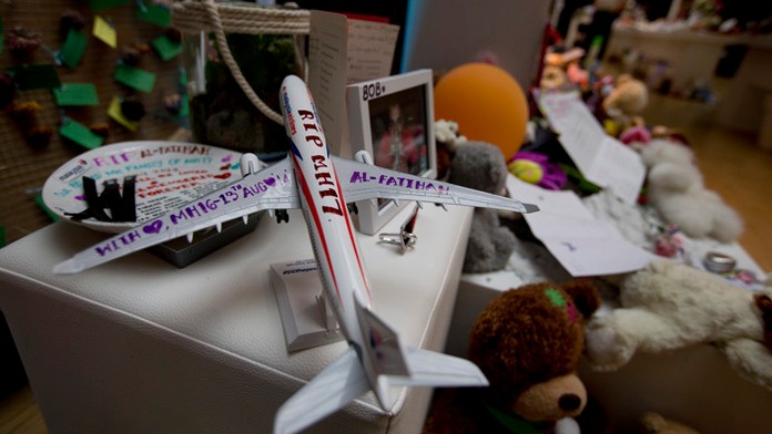 Do Malajzie dopravili pozostatky troch ďalších obetí havárie letu MH17 