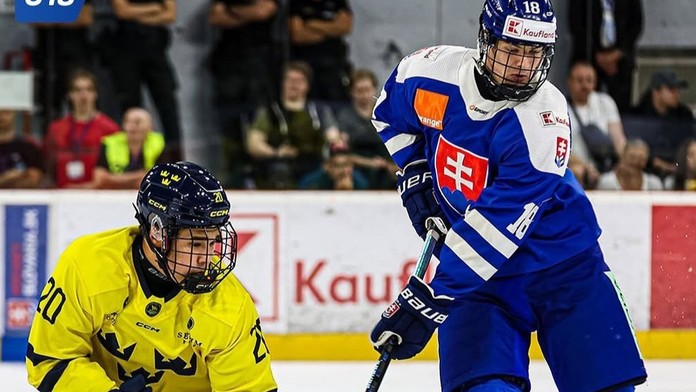 Hlinka Gretzky Cup: Slováci proti favoritovi turnaja nemali nárok. Švédom podľahli rozdielom triedy