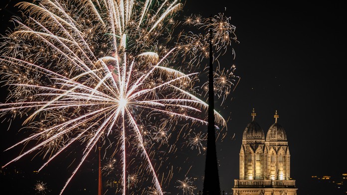 Úmrtia, požiare aj výtržníctvo. Státisíce ľudí vo svete vítalo rok 2026, niekde boli oslavy búrlivé