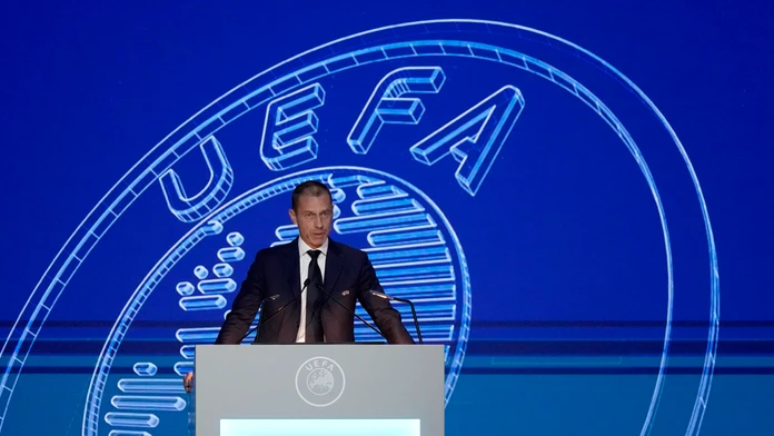 Situácia šéfa FIFA sa zhoršuje. UEFA pripravuje trestné oznámenie