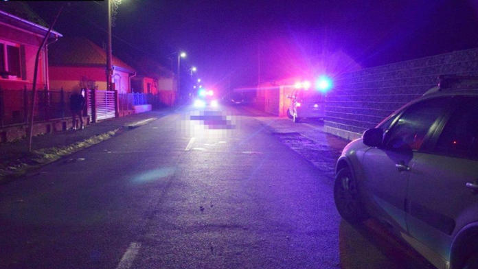 Prípad plný otáznikov: Polícia vyšetruje smrť chodca, ktorého vodič vliekol niekoľko kilometrov