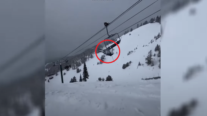 VIDEO: Desivá zrážka so šťastným koncom. Profesionálny lyžiar pri skoku trafil sedačkovú lanovku