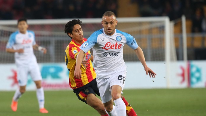 Stret Slovákov v Serii A pre Lobotku. Duda sa zaskvel a následne bol vylúčený