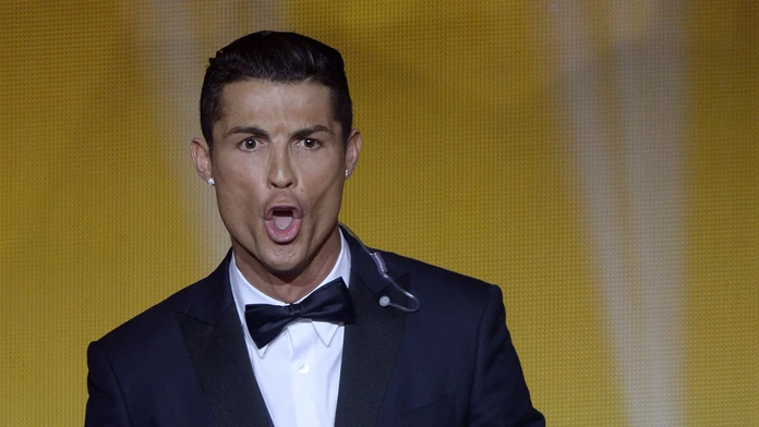 Portugalčan Cristiano Ronaldo z Realu Madrid sa teší po zisku Zlatej lopty 
