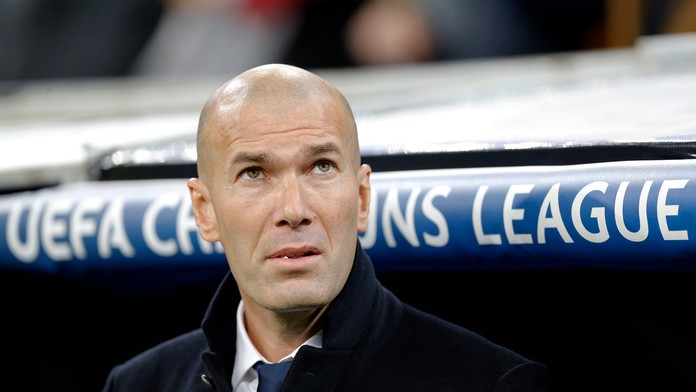 Kouč Realu Zinedine Zidane pred duelom osemfinále LM proti Neapolu.