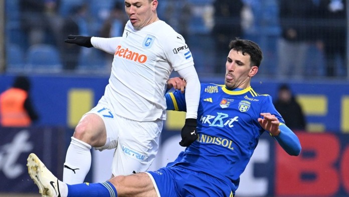 VIDEO: Babrák víkendu. Slovenský obranca si strelil kuriózny vlastný gól a rozhodol o výhre súpera