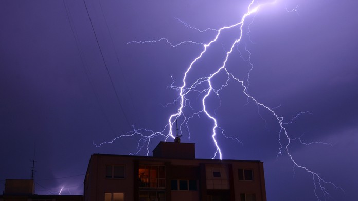 Na Slovensko mieria silné búrky. Pozrite si, kedy udrú